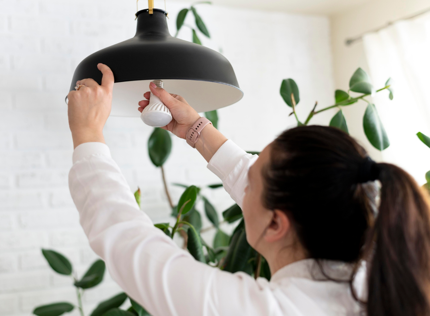 Common Issues With Light Fittings and How to Resolve Them